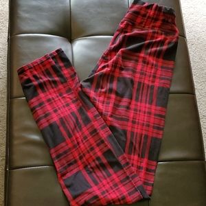 Red Buffalo plaid leggings Medium